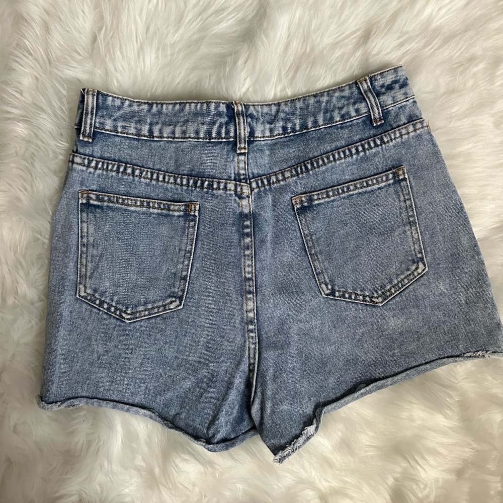 Embroidered Floral Denim Shorts - Light Blue - Picture 5 of 6